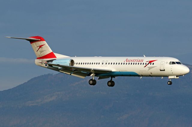 Fokker 100 (OE-LVF)