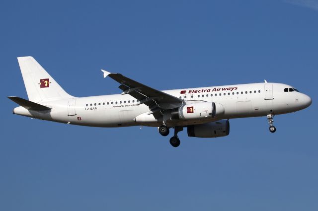 Airbus A320 (LZ-EAA)