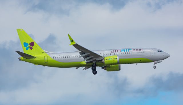 Boeing 737 MAX 8 (HL8353)