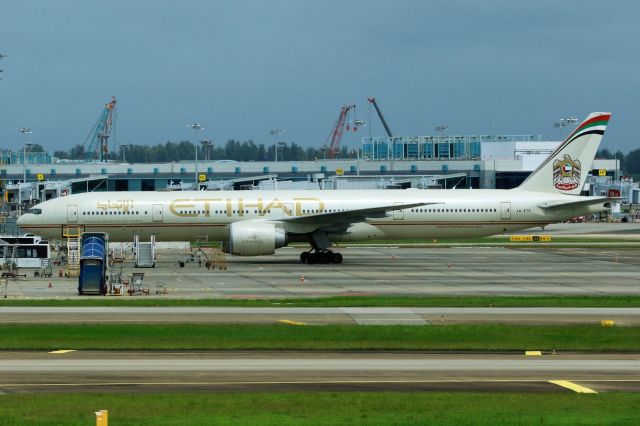 BOEING 777-300 (A6-ETP)