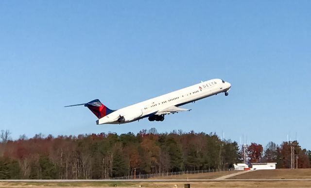 McDonnell Douglas MD-88 (N941DL)