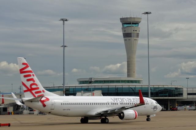 Boeing 737-800 (VH-YFN)