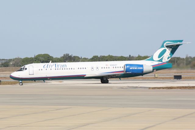 Boeing 717-200 (N986AT) - AirTran Flight 696 (N986AT) arrives at Sarasota-Bradenton International Airport following a flight from Hartsfield-Jackson Atlanta International Airport