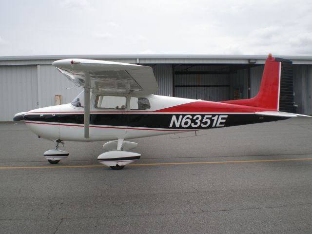 Cessna Skylane (N6351E)