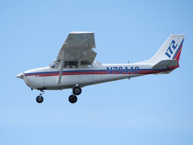 N78440 — - Landing at Renton Municipal Airport, Renton, Washington.