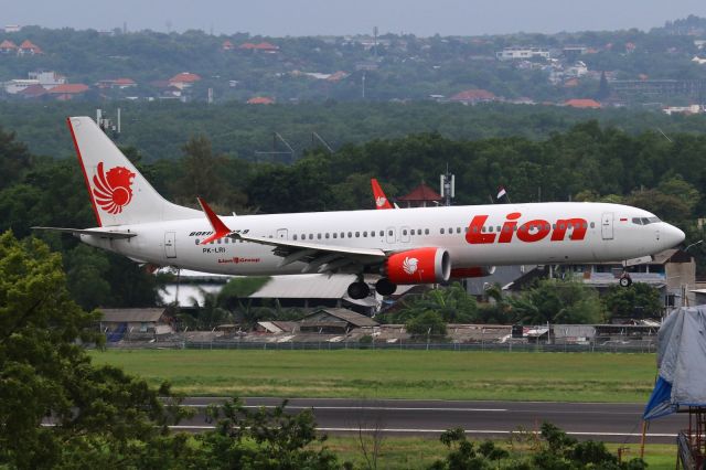 Boeing 737 MAX 9 (PK-LRI)