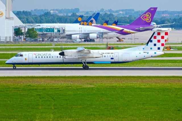 de Havilland Dash 8-400 (9A-CQE)