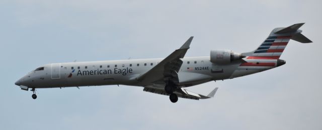 Canadair Regional Jet CRJ-700 (N524AE) - This American Eagle is about to land, spring 2019.