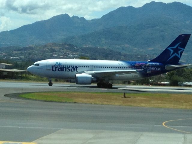 Airbus A310 (C-GTSH) - Leaving Costa Rica. Great looking but older airbus a310-308