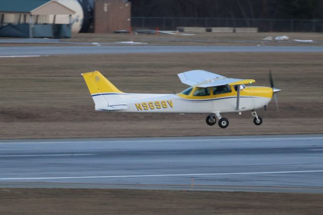 N9698V — - Skyhawk trainer going up for a chilly afternoon flight. 