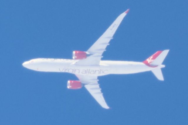 Airbus A330-300 (G-VEII) - G-VEII Airbus A-330 941 M Virgin Atlantic VSR De London LHR. Vers Miami MIA. Altitude 11582 Mètres. Vitesse 811 KM/H. Survolant la ville de Lavaltrie QC. Le 09-04-2025 à 12:48.