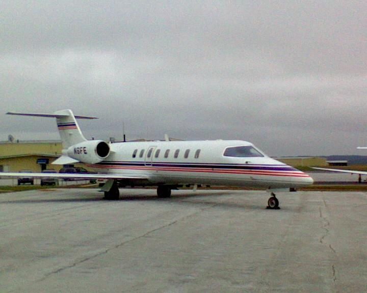 Learjet 45 (N6FE)