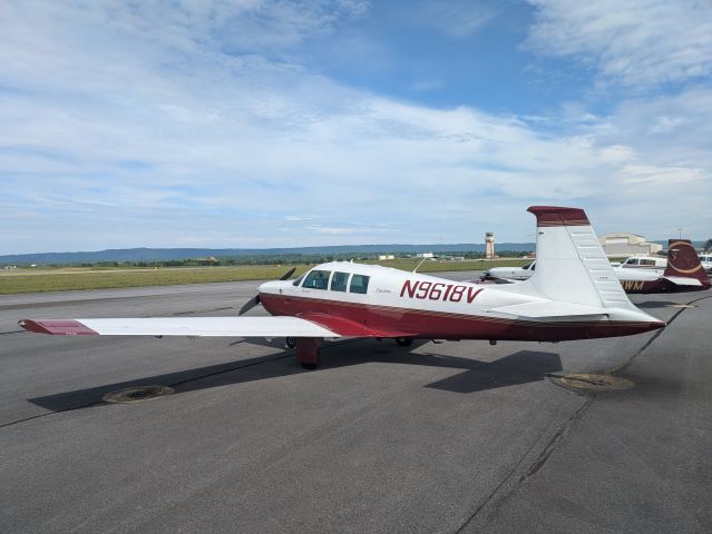 N6818V — - In 1970 Aerostar bought Mooney and the CEO was enamored with the jet airplane look so he modified the tail to make it look more aerodynamic. One of only 12 models built.
