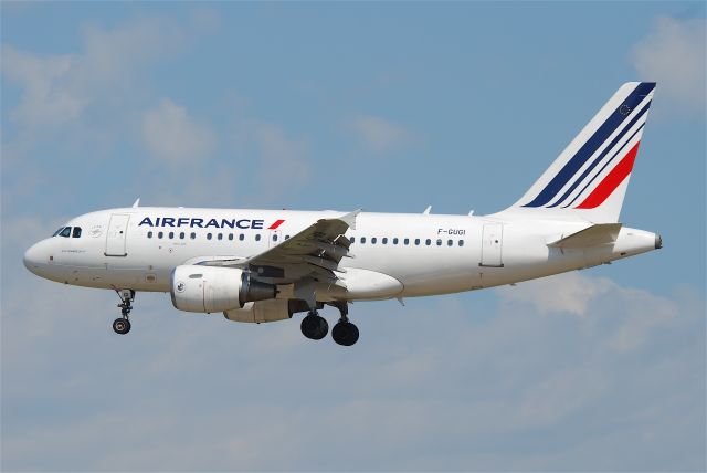 Airbus A318 (F-GUGI)