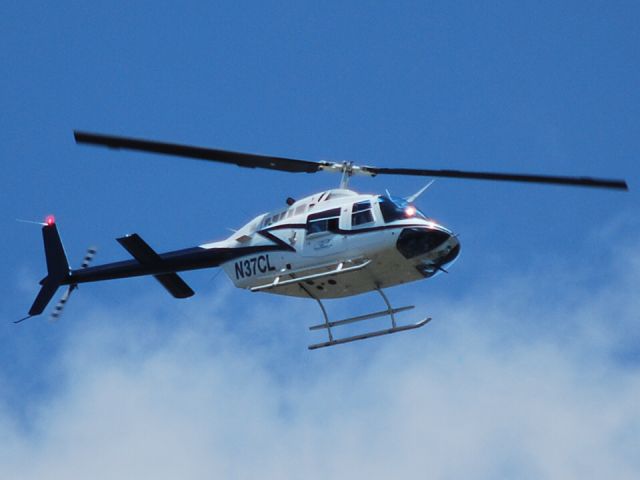 — — - SUN AERO HELICOPTERS INC / Buzzing between Lake Norman and CMS on Coca-Cola 600 race day - 5/30/10