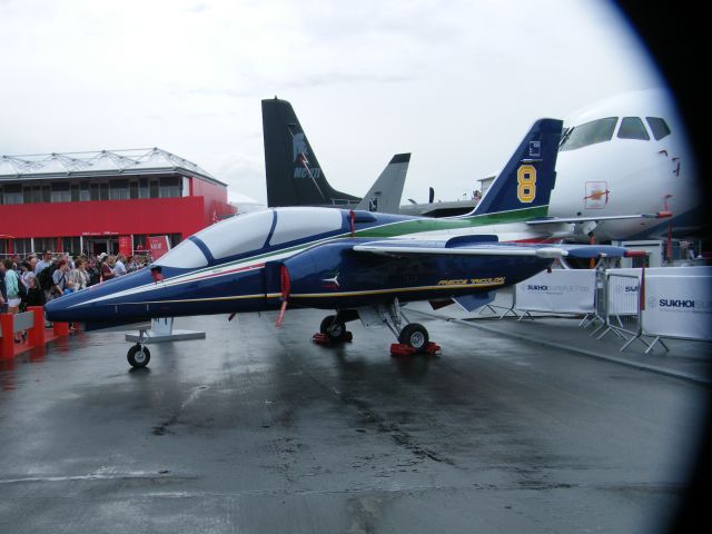 — — - N08 FRECCE TRICOLORI