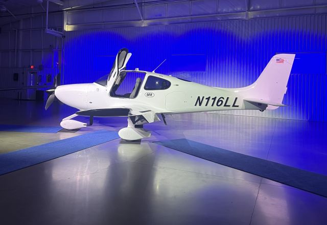 Cirrus SR-22 (N116LL)