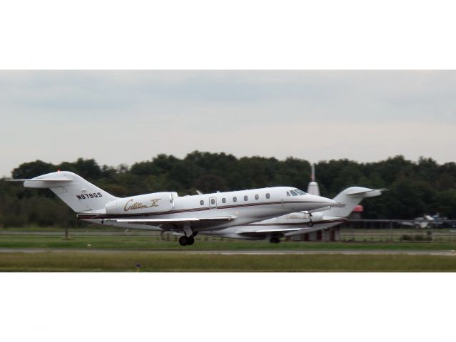 Cessna Citation X (N979QS) - Two Netjets Citation Xs on one photo.