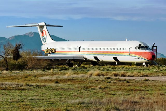 McDonnell Douglas MD-82 (B-2131)