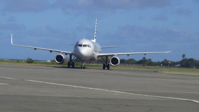 Airbus A321 (N143AN)