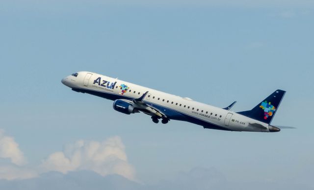 EMBRAER 195 (PR-AXK)