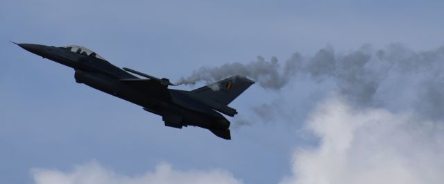 Lockheed F-16 Fighting Falcon — - https://f16solodisplay.be/pilot