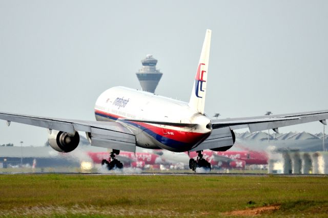 Boeing 777-200 (9M-MRG)