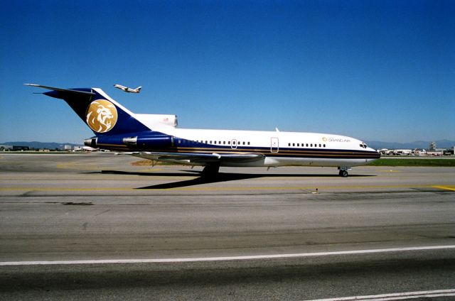 Boeing 727-100 (N504MG) - March 1989 photo I took at the old Imperial terminal at LAX- This 727 belonging to defunct MGM Grand Air - just landed from KJFK and headed to the terminal. MGM used DC-8 and 727 back when operational.