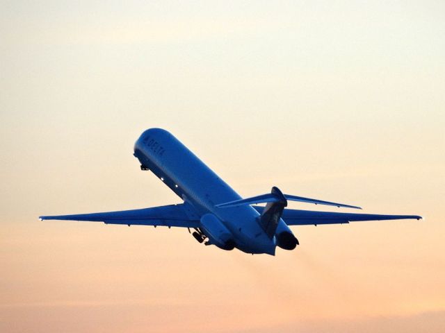 McDonnell Douglas MD-88 (N979DL)