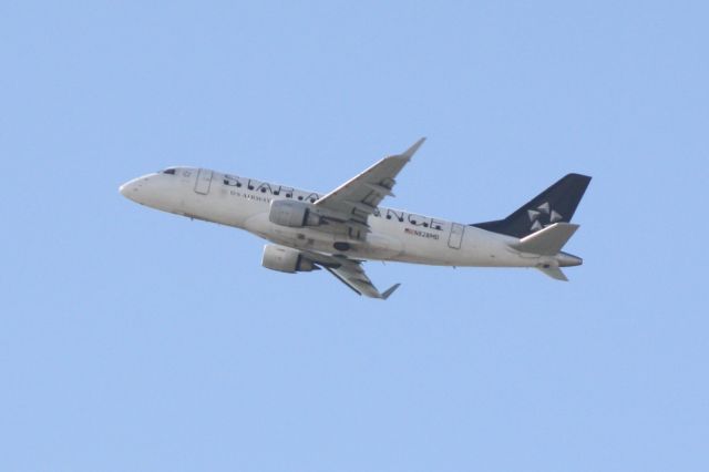 Embraer 170/175 (N828MD) - Republic Airlines/US Airways Express Flight 3330 (N828MD) departs Sarasota-Bradenton International Airport enroute to Regan National Airport