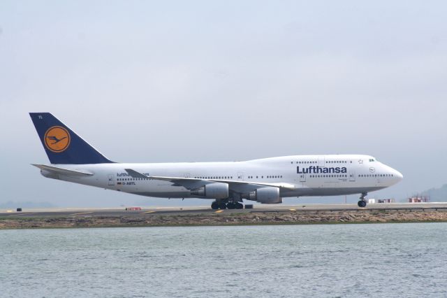 Boeing 747-400 (D-ABTL)