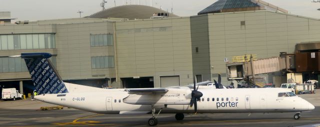 de Havilland Dash 8-400 (C-GLQQ)