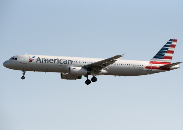 Airbus A321 (N912UY)