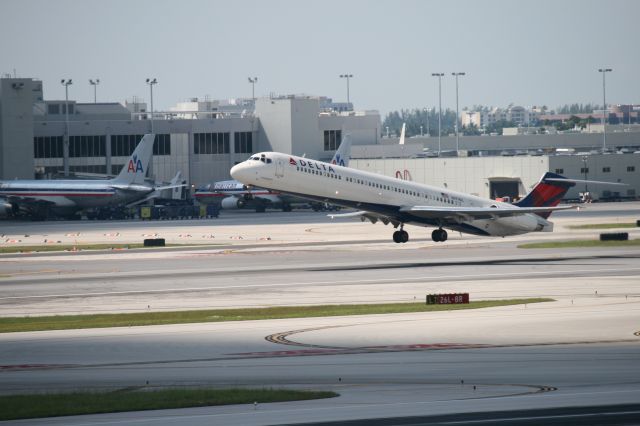 McDonnell Douglas MD-88 (N979DL)