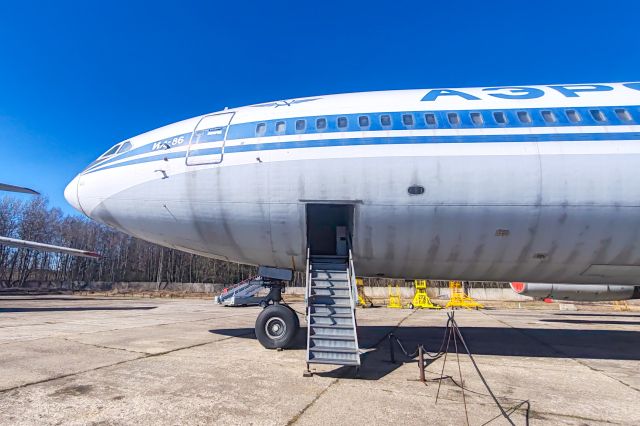 Ilyushin Il-87 (RA-86103)
