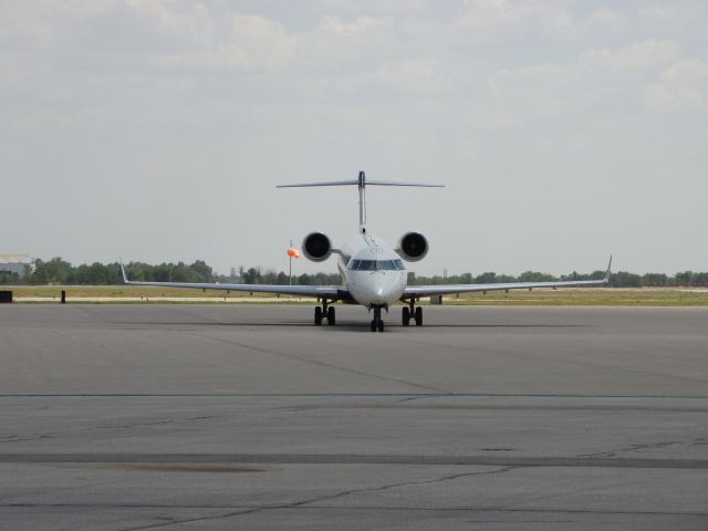 Canadair Regional Jet CRJ-700 (N724EV)