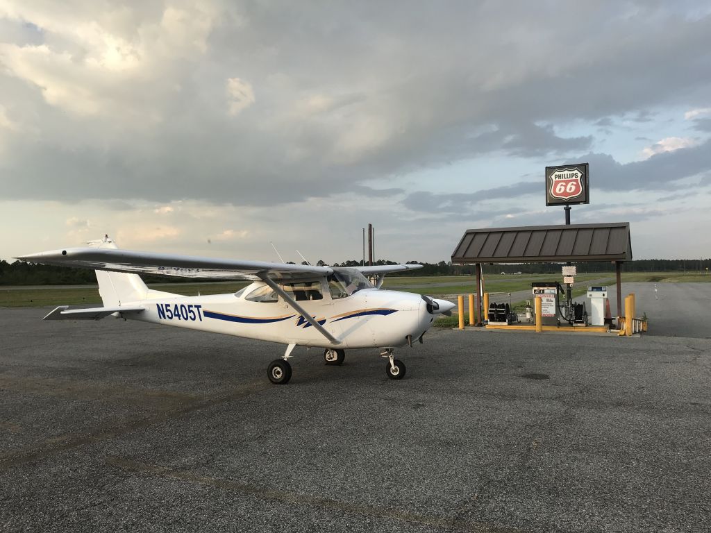 Cessna Skyhawk (N5405T)