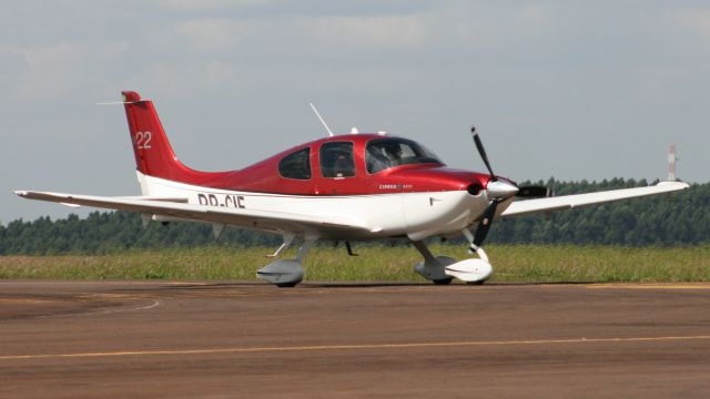 Cirrus SR-22 (PP-CIF)