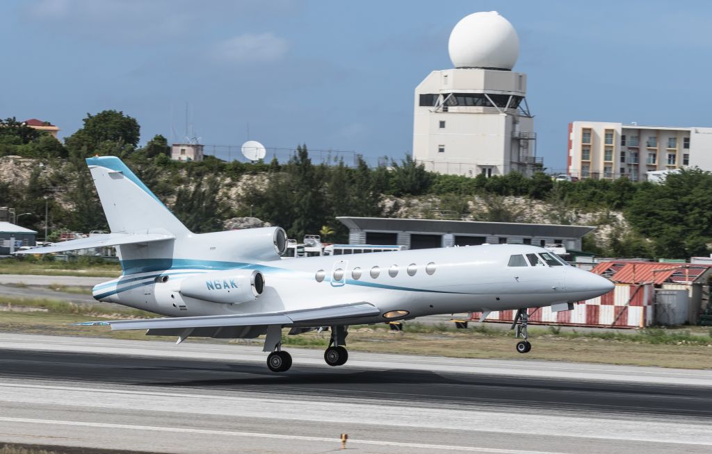Dassault Falcon 50 (N6AK)