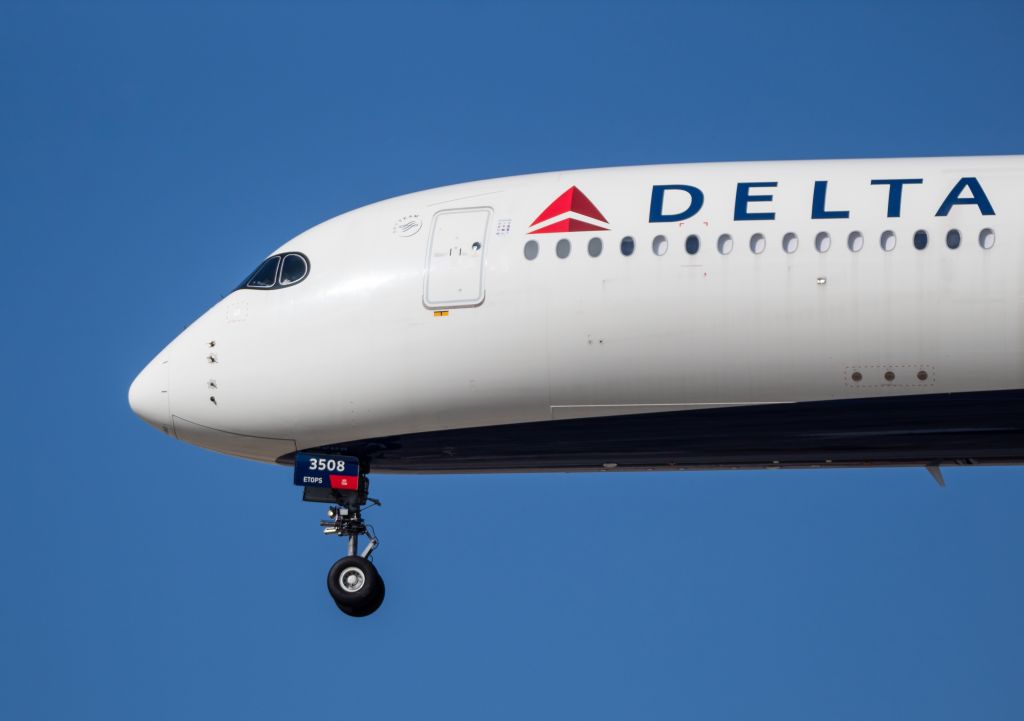 Airbus A350-900 (N508DN) - Delta A350-900 on short final for 21L
