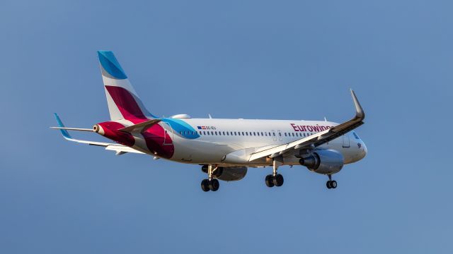 Airbus A320 (OE-IEU)