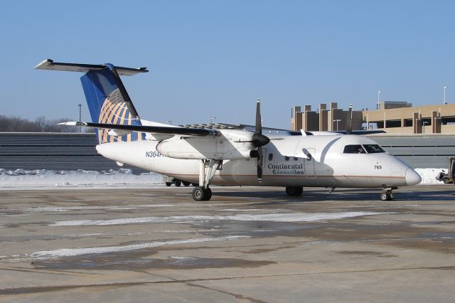 de Havilland Dash 8-200 (N364PH)