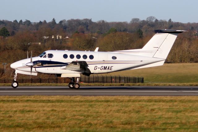 Beechcraft Super King Air 200 (G-GMAE) - Gama Aviation Super King Air landing on rwy 25 on 3-Jan-25 arriving from EGPF as GMA1B.