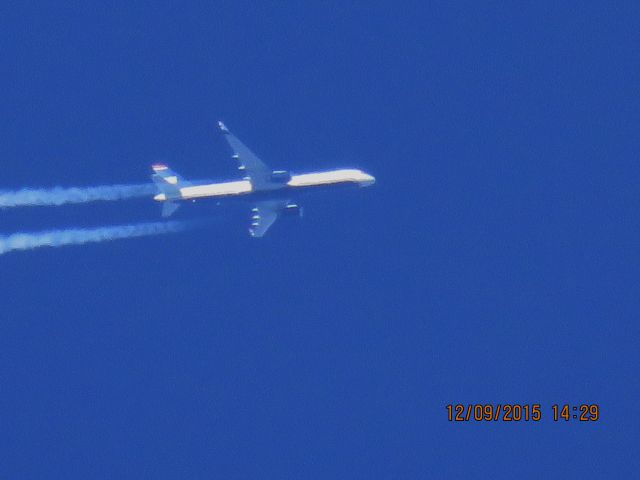 Boeing 757-200 (N908AW)