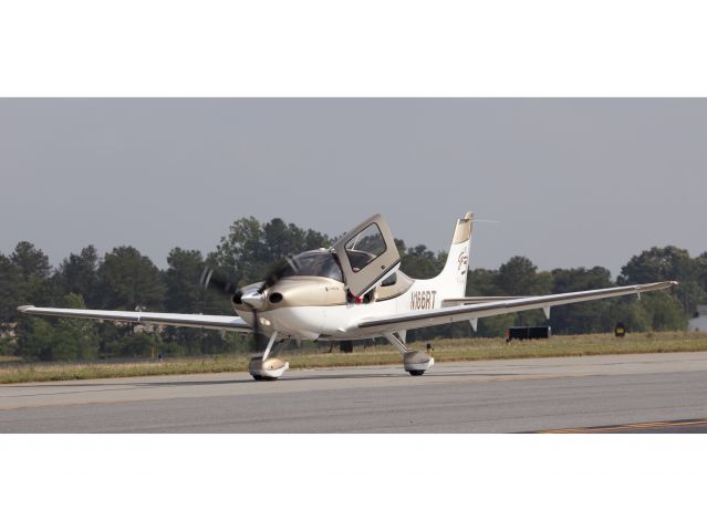 Cirrus SR-22 (N166RT) - It was a hot day...