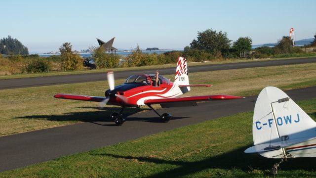 Piper Aerostar (C-FLYT) - Vans RV7a