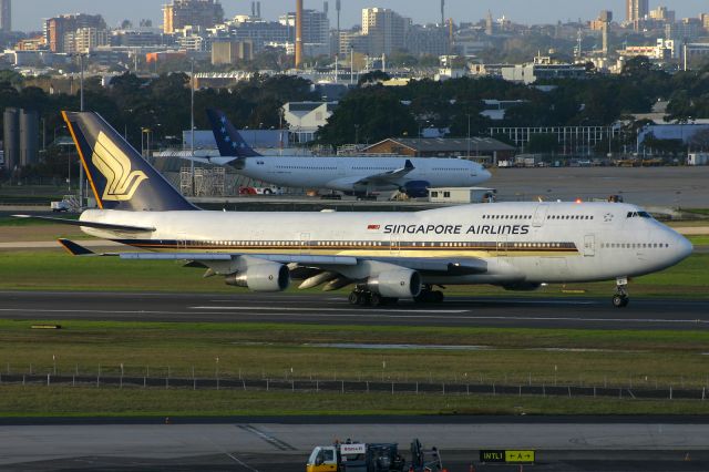 Boeing 747-400 (9V-SMV)