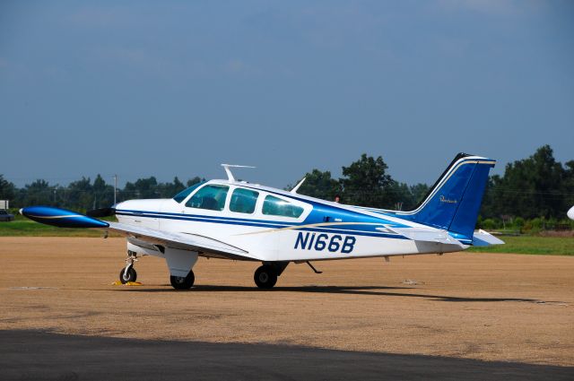 Beechcraft Bonanza (33) (N166B)