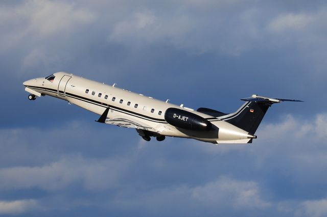 Embraer Legacy 600/650 (D-AJET)