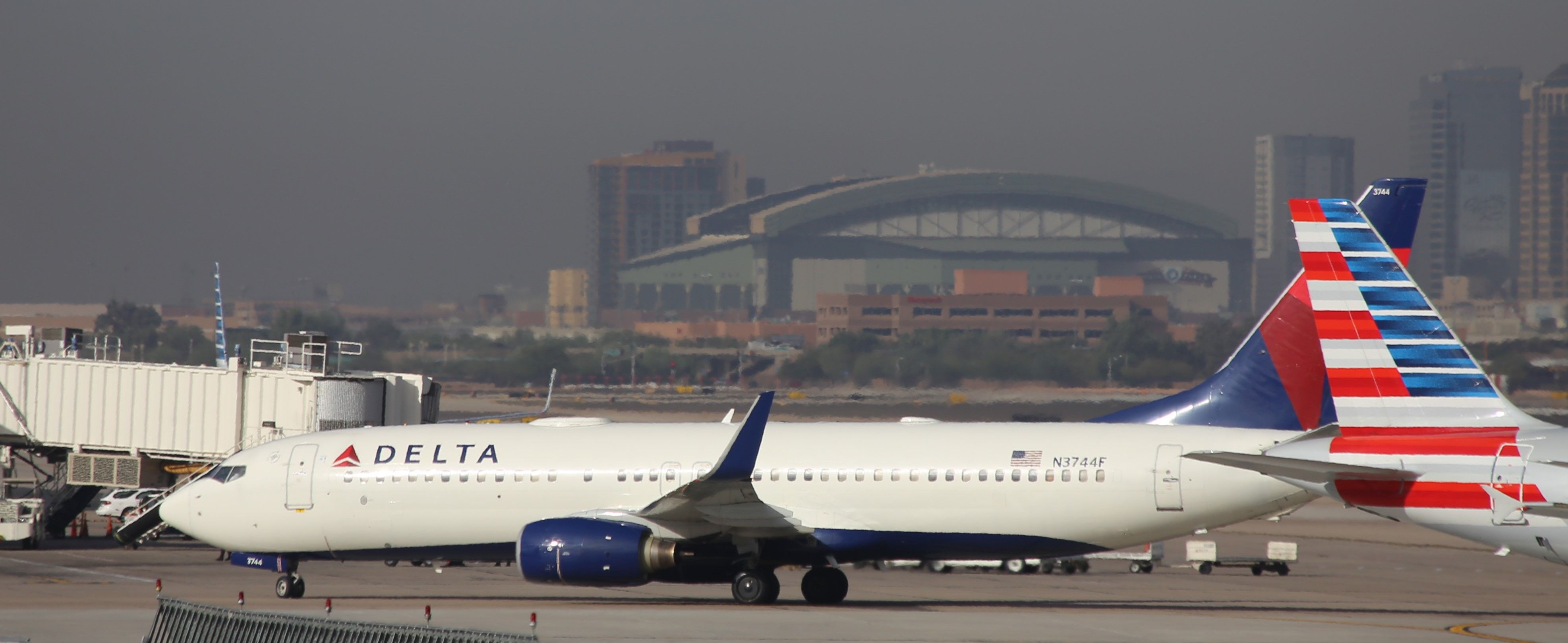 Boeing 737-800 (N3744F) - 1 Dec 17